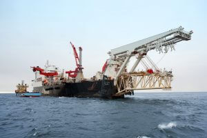 Pipe laying vessel